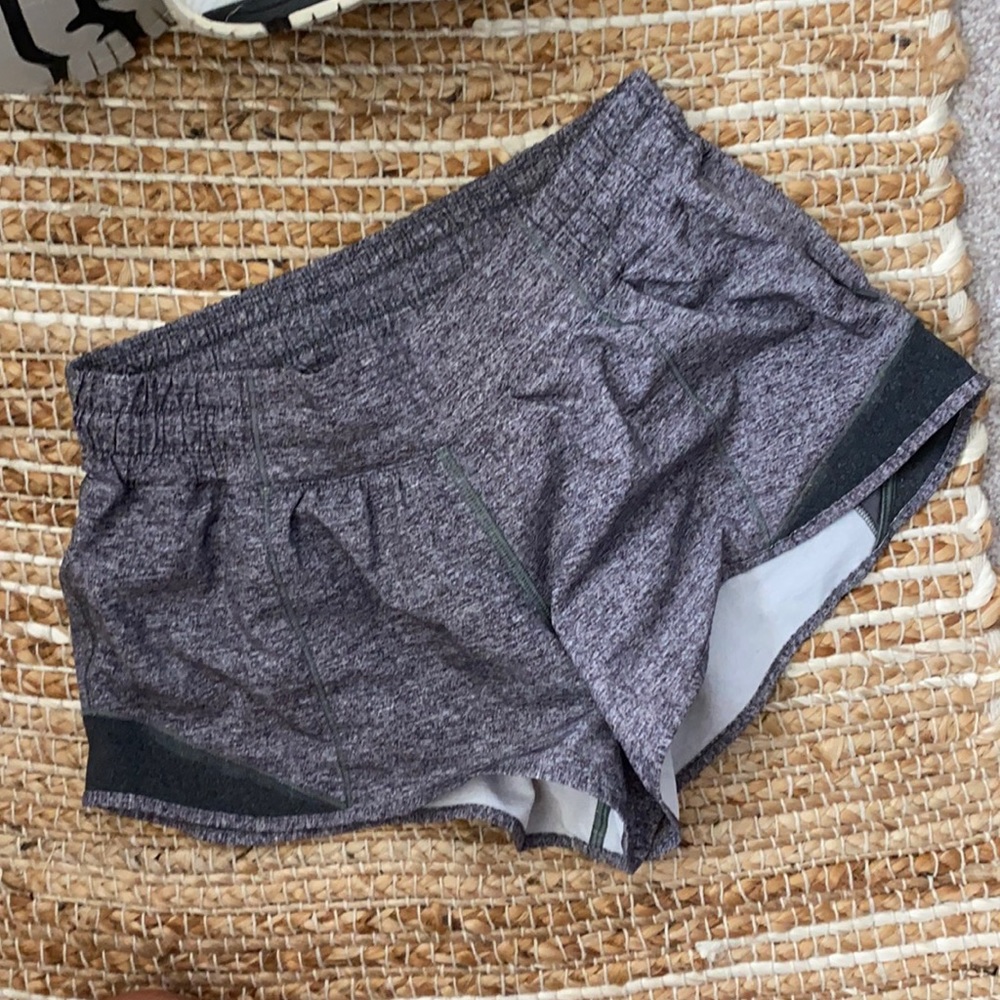 Lululemon Hotty Hot Short 2.5"